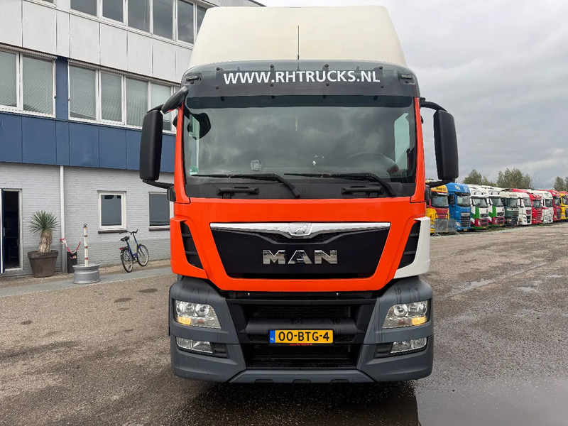MAN TGS 26.440 6X2 EURO 6 THERMO KING + LOAD LIFT - Hűtős teherautó: 2 kép. MAN TGS 26.440 6X2 EURO 6 THERMO KING + LOAD LIFT - Hűtős teherautó: 2 kép.