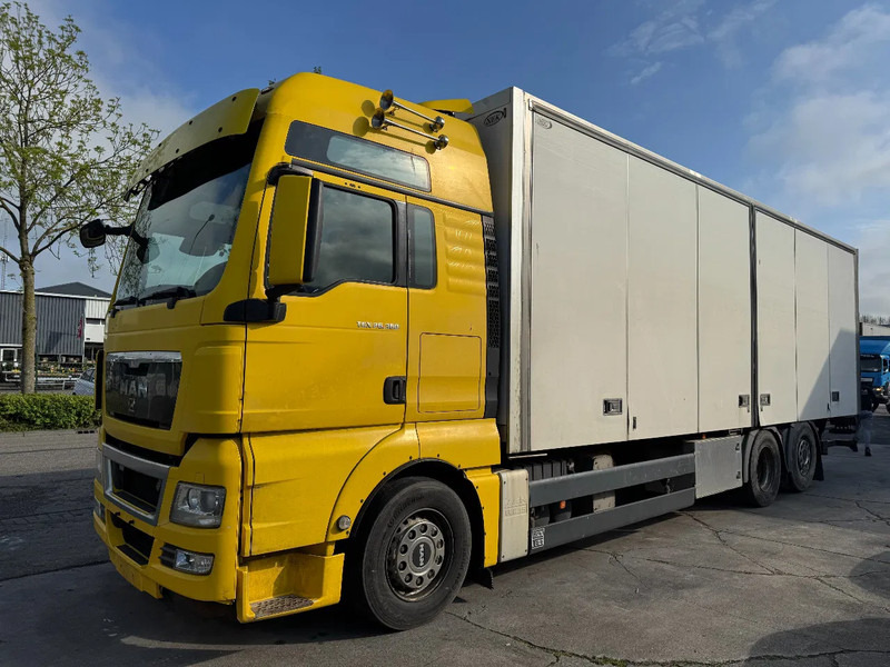 MAN TGX 26.360 6X2 - EURO 5 + ZEPRO LIFT + LIFT/STEERING AXLE - Dobozos felépítményű teherautó: 1 kép. MAN TGX 26.360 6X2 - EURO 5 + ZEPRO LIFT + LIFT/STEERING AXLE - Dobozos felépítményű teherautó: 1 kép.