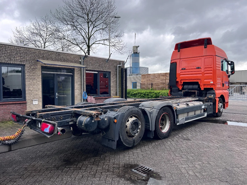 MAN TGX 26.440 XLX 6X2 EURO 5 - BDF CHASSIS + RETARDER - Cserefelépítményes teherautó: 4 kép. MAN TGX 26.440 XLX 6X2 EURO 5 - BDF CHASSIS + RETARDER - Cserefelépítményes teherautó: 4 kép.
