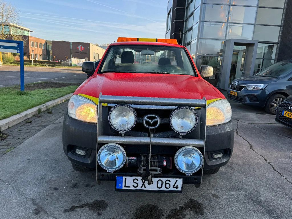 Mazda BT-50 4X4 + TOW TRUCK + DOUBLE WINCH + REMOTE - Vontató: 2 kép. Mazda BT-50 4X4 + TOW TRUCK + DOUBLE WINCH + REMOTE - Vontató: 2 kép.