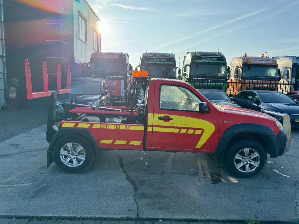 Mazda BT-50 4X4 + TOW TRUCK + DOUBLE WINCH + REMOTE - Vontató: 4 kép. Mazda BT-50 4X4 + TOW TRUCK + DOUBLE WINCH + REMOTE - Vontató: 4 kép.