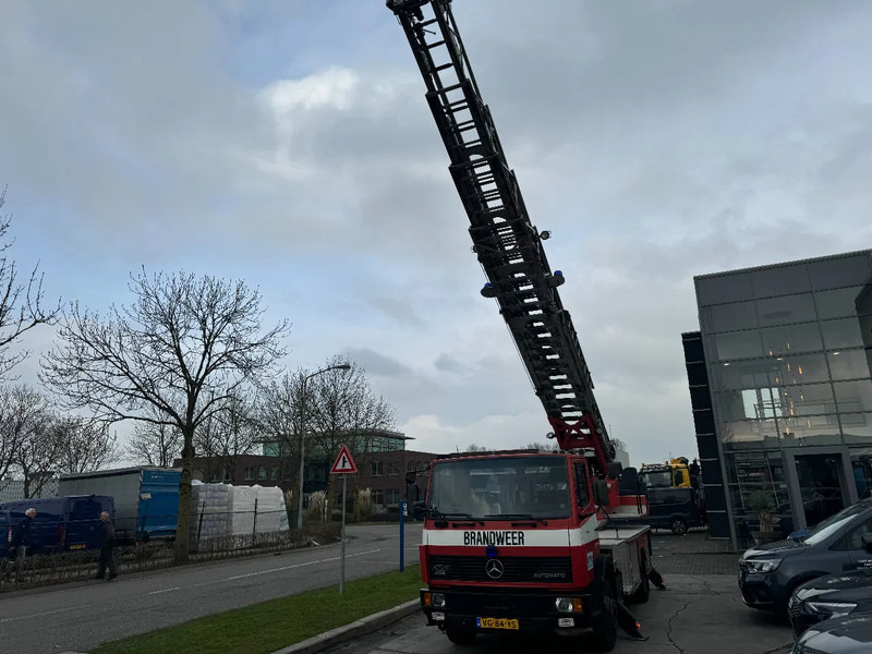 Mercedes-Benz 1120 OF MAGIRUS 24 METER + KORF + SLANGS - Tűzoltóautó: 3 kép. Mercedes-Benz 1120 OF MAGIRUS 24 METER + KORF + SLANGS - Tűzoltóautó: 3 kép.