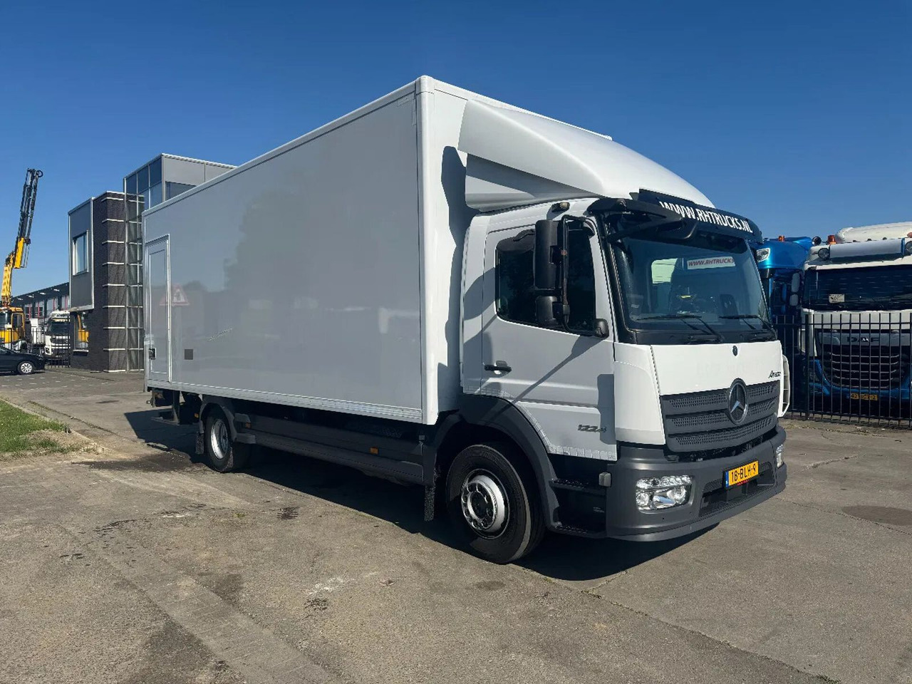 Mercedes-Benz Atego 1224 4X2 EURO 6 CARGOLOCK BOX TÜV 09-2025 - Dobozos felépítményű teherautó: 3 kép. Mercedes-Benz Atego 1224 4X2 EURO 6 CARGOLOCK BOX TÜV 09-2025 - Dobozos felépítményű teherautó: 3 kép.