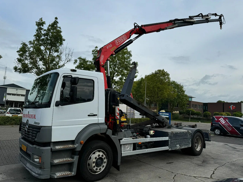 Mercedes-Benz LS 1923 ATEGO + 2011 FASSI F110 + 2011 VDS HOOKLIFT - Horgos rakodó teherautó, Darus autó: 1 kép. Mercedes-Benz LS 1923 ATEGO + 2011 FASSI F110 + 2011 VDS HOOKLIFT - Horgos rakodó teherautó, Darus autó: 1 kép.