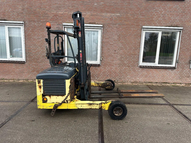 Moffett M4 25.3 2,5 TON SIDESHIFT DIESEL MEENEEMHEFTRUCK - Hordozható targonca: 4 kép. Moffett M4 25.3 2,5 TON SIDESHIFT DIESEL MEENEEMHEFTRUCK - Hordozható targonca: 4 kép.