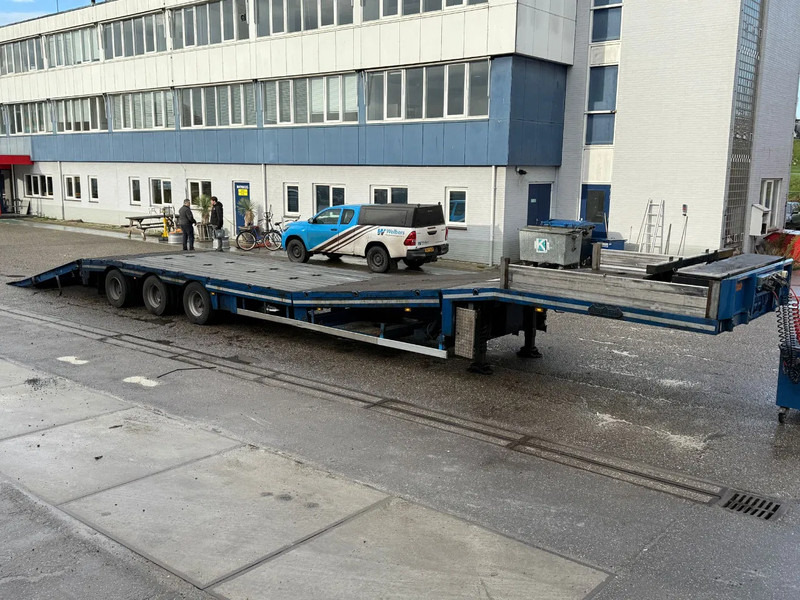 Nooteboom 3 AXLE FORCED STEERING,LIFTHING DECK, DUBBLE HYDRAULIC RAMPS, TUV TILL 05-2026 - Félpótkocsi mélybölcsős: 2 kép. Nooteboom 3 AXLE FORCED STEERING,LIFTHING DECK, DUBBLE HYDRAULIC RAMPS, TUV TILL 05-2026 - Félpótkocsi mélybölcsős: 2 kép.