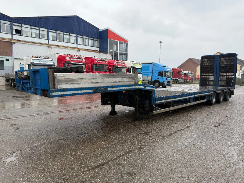 Nooteboom 3 AXLE FORCED STEERING,LIFTHING DECK, DUBBLE HYDRAULIC RAMPS, TUV TILL 05-2026 - Félpótkocsi mélybölcsős: 3 kép. Nooteboom 3 AXLE FORCED STEERING,LIFTHING DECK, DUBBLE HYDRAULIC RAMPS, TUV TILL 05-2026 - Félpótkocsi mélybölcsős: 3 kép.