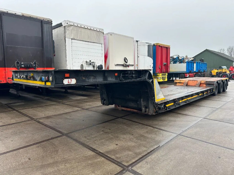 Nooteboom OSDBAZ-45VV, 3 AXLE STEERING, 3,6 M EXTENDABLE - Félpótkocsi mélybölcsős: 4 kép. Nooteboom OSDBAZ-45VV, 3 AXLE STEERING, 3,6 M EXTENDABLE - Félpótkocsi mélybölcsős: 4 kép.