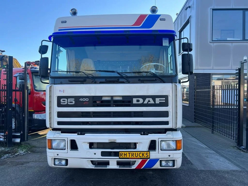 DAF 95.400 4X2 RESTORED/RESTAURIERT/GERESTAUREERD - Nyergesvontató: 2 kép. DAF 95.400 4X2 RESTORED/RESTAURIERT/GERESTAUREERD - Nyergesvontató: 2 kép.