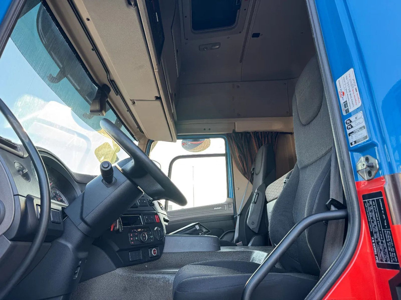Nyergesvontató DAF CF 410 4X2 STANDARD EURO 6 FRIDGE: 6 kép.