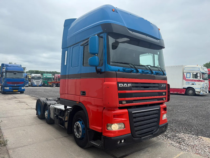 DAF XF 105.410 6X2 MANUAL GEARBOX - EURO 4 - Nyergesvontató: 3 kép. DAF XF 105.410 6X2 MANUAL GEARBOX - EURO 4 - Nyergesvontató: 3 kép.