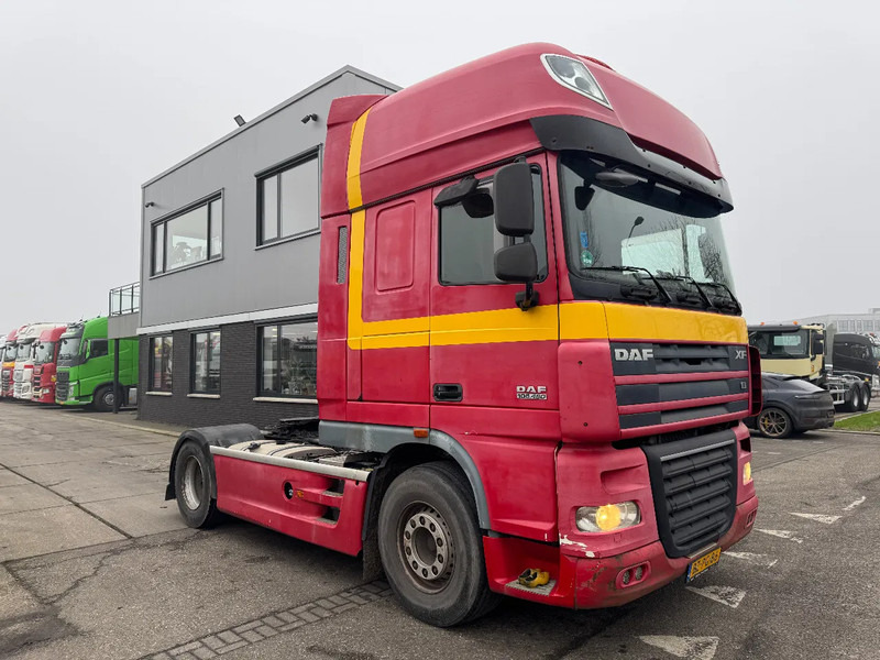 DAF XF 105.460 4X2 - EURO 5 + FULL SPOILER + NL TRUCK - Nyergesvontató: 3 kép. DAF XF 105.460 4X2 - EURO 5 + FULL SPOILER + NL TRUCK - Nyergesvontató: 3 kép.