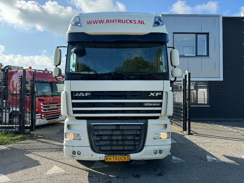 DAF XF 105.460 4X2 EURO 5 HYDRAULIC - Nyergesvontató: 2 kép. DAF XF 105.460 4X2 EURO 5 HYDRAULIC - Nyergesvontató: 2 kép.