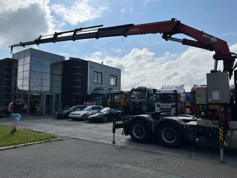 DAF XF 105.460 6X4 EURO 5 + HMF 4220 K6 + REMOTE CONTROL + RETARDER - Nyergesvontató: 4 kép. DAF XF 105.460 6X4 EURO 5 + HMF 4220 K6 + REMOTE CONTROL + RETARDER - Nyergesvontató: 4 kép.