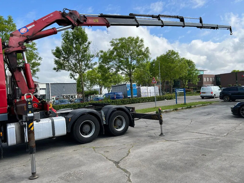 DAF XF 105.460 6X4 EURO 5 + HMF 4220 K6 + REMOTE CONTROL + RETARDER - Nyergesvontató: 2 kép. DAF XF 105.460 6X4 EURO 5 + HMF 4220 K6 + REMOTE CONTROL + RETARDER - Nyergesvontató: 2 kép.