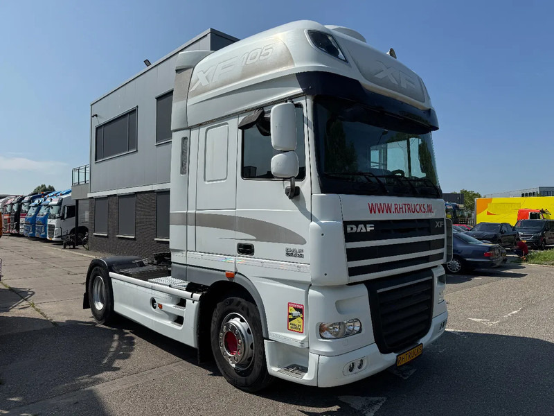 DAF XF 105.510 4X2 SKIRTS ADR RETARDER STANDKLIMA - Nyergesvontató: 3 kép. DAF XF 105.510 4X2 SKIRTS ADR RETARDER STANDKLIMA - Nyergesvontató: 3 kép.