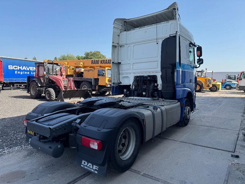 DAF XF 440 4X2 EURO 6 STANDARD TÜV TILL 04-2026 - Nyergesvontató: 4 kép. DAF XF 440 4X2 EURO 6 STANDARD TÜV TILL 04-2026 - Nyergesvontató: 4 kép.