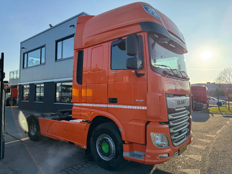 DAF XF 450 4X2 - EURO 6 + FULL SPOILER - Nyergesvontató: 5 kép. DAF XF 450 4X2 - EURO 6 + FULL SPOILER - Nyergesvontató: 5 kép.