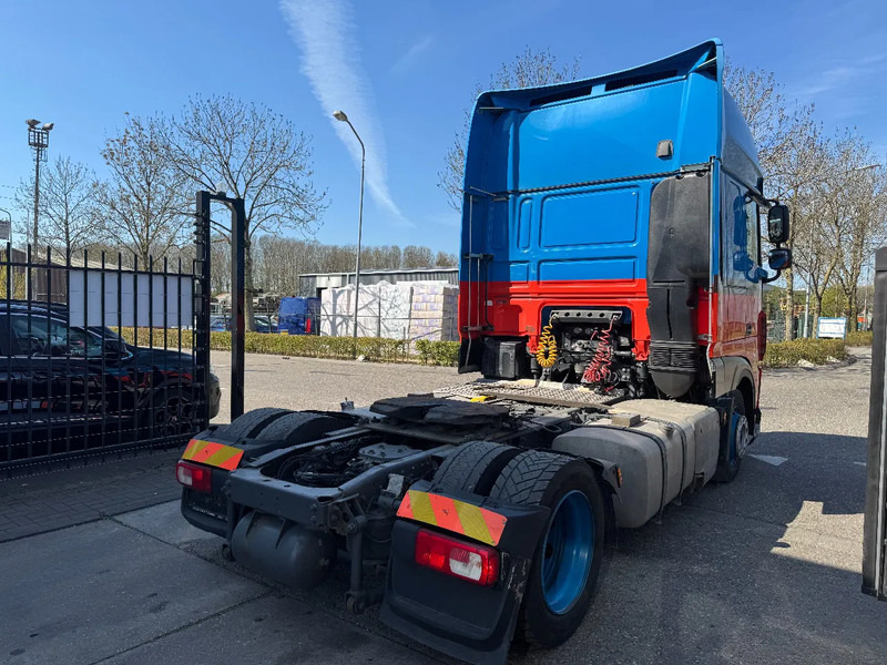 DAF XF 450 4X2 EURO 6 MEGA - Nyergesvontató: 4 kép. DAF XF 450 4X2 EURO 6 MEGA - Nyergesvontató: 4 kép.