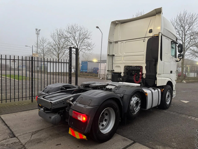 DAF XF 450 6X2 - EURO 6 + LIFT/STEERING AXLE - Nyergesvontató: 4 kép. DAF XF 450 6X2 - EURO 6 + LIFT/STEERING AXLE - Nyergesvontató: 4 kép.