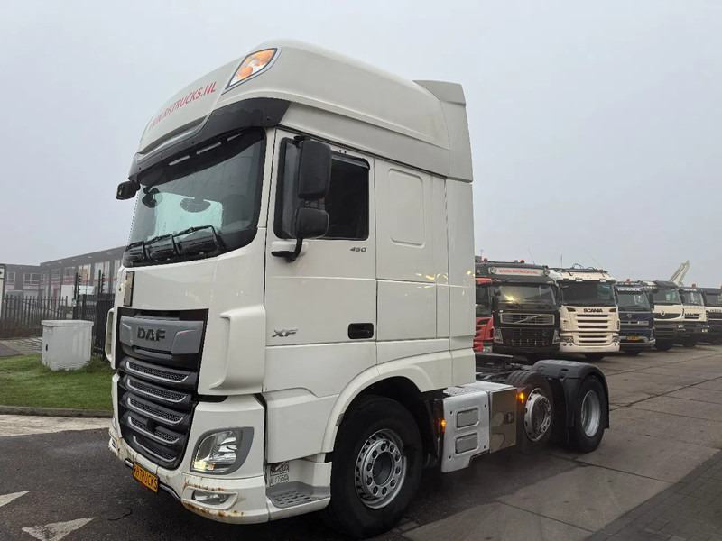 DAF XF 450 6X2 - EURO 6 + LIFT/STEERING AXLE - Nyergesvontató: 1 kép. DAF XF 450 6X2 - EURO 6 + LIFT/STEERING AXLE - Nyergesvontató: 1 kép.