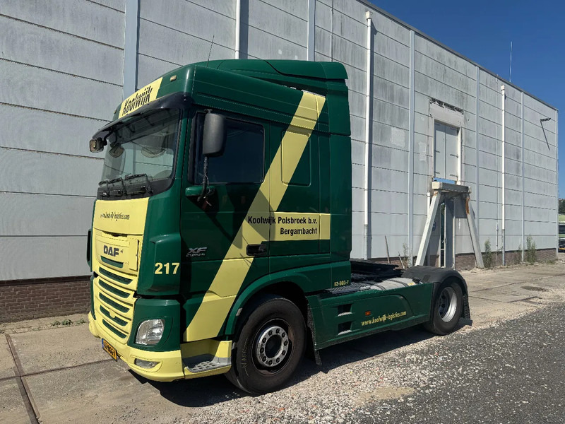 DAF XF 460 4X2 EURO 6 SKIRTS SPOILERS - Nyergesvontató: 1 kép. DAF XF 460 4X2 EURO 6 SKIRTS SPOILERS - Nyergesvontató: 1 kép.