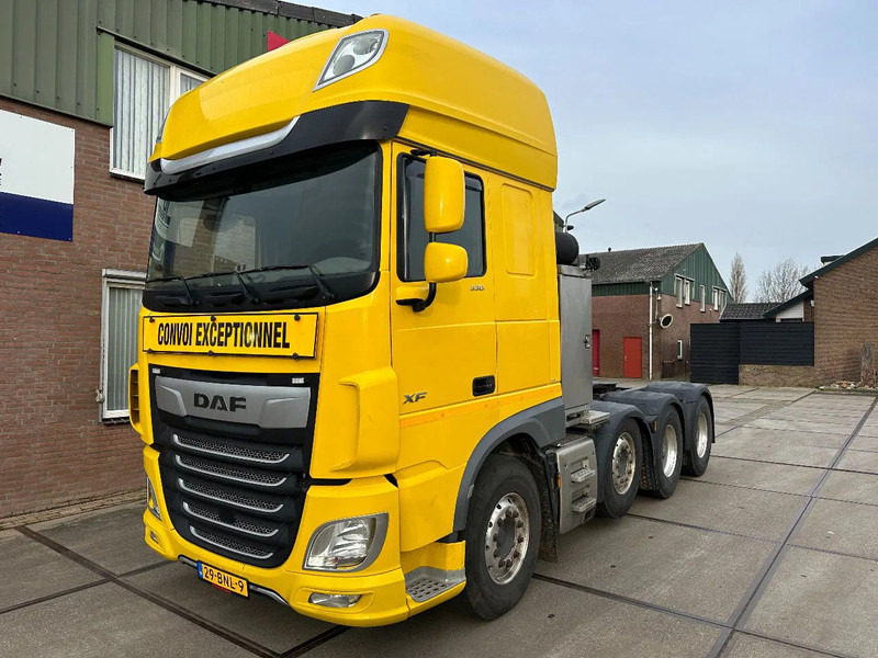 DAF XF 530 140 TON 8X4 INTARDER 324343 KM - Nyergesvontató: 3 kép. DAF XF 530 140 TON 8X4 INTARDER 324343 KM - Nyergesvontató: 3 kép.