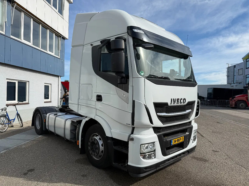 Iveco Stralis 440.42 Iveco AS440STX/P Hi-Way Stralis - Nyergesvontató: 1 kép. Iveco Stralis 440.42 Iveco AS440STX/P Hi-Way Stralis - Nyergesvontató: 1 kép.