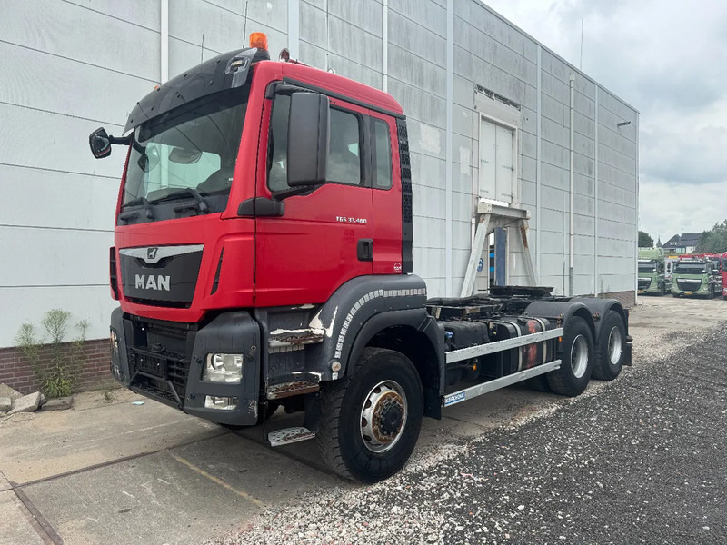 MAN TGS 33.460 6X6 BBS - EURO 6 - FULL STEEL SUSP.! + ROCKINGER - Nyergesvontató: 1 kép. MAN TGS 33.460 6X6 BBS - EURO 6 - FULL STEEL SUSP.! + ROCKINGER - Nyergesvontató: 1 kép.