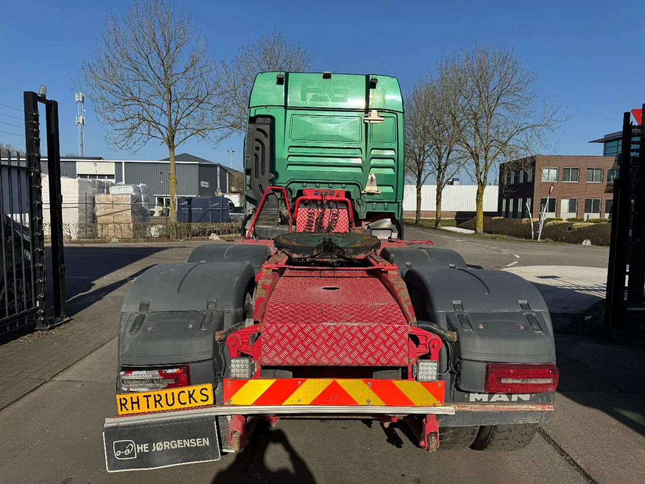 MAN TGX 26.500 6X4 - EURO 6 + KIPPER HYDRAULIC - Nyergesvontató: 5 kép. MAN TGX 26.500 6X4 - EURO 6 + KIPPER HYDRAULIC - Nyergesvontató: 5 kép.