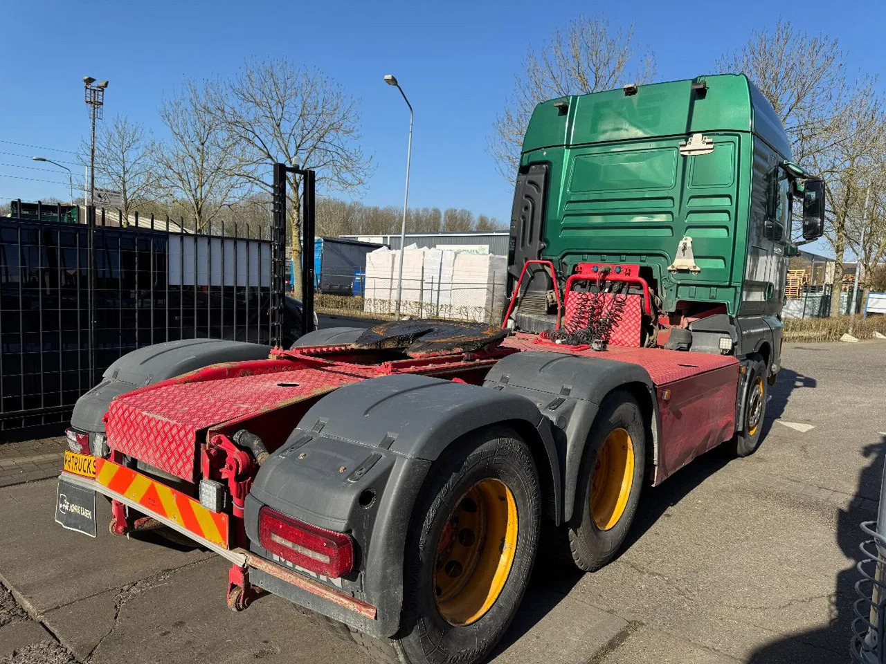 MAN TGX 26.500 6X4 - EURO 6 + KIPPER HYDRAULIC - Nyergesvontató: 4 kép. MAN TGX 26.500 6X4 - EURO 6 + KIPPER HYDRAULIC - Nyergesvontató: 4 kép.