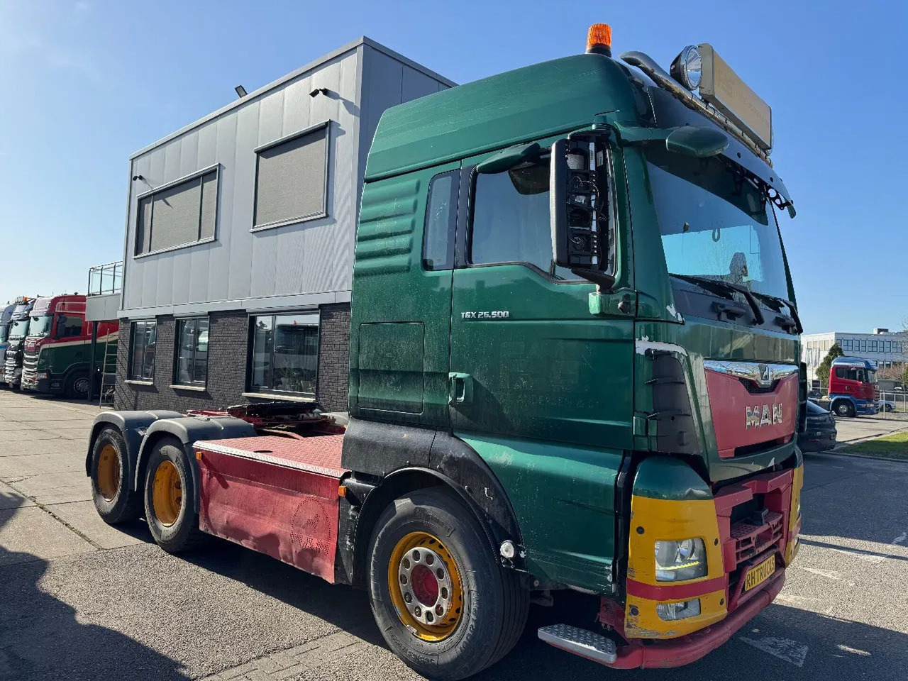 MAN TGX 26.500 6X4 - EURO 6 + KIPPER HYDRAULIC - Nyergesvontató: 3 kép. MAN TGX 26.500 6X4 - EURO 6 + KIPPER HYDRAULIC - Nyergesvontató: 3 kép.