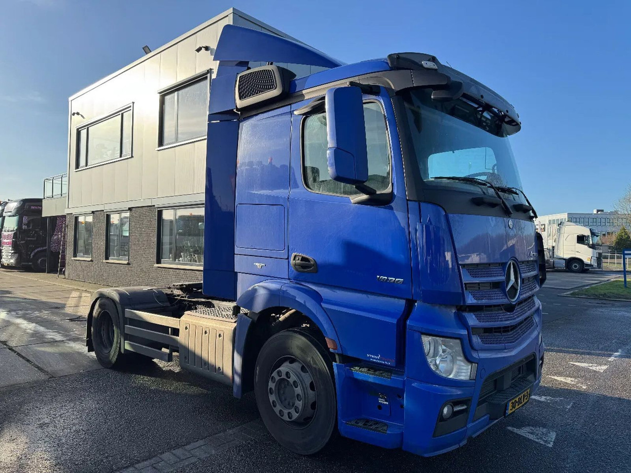 Mercedes-Benz Actros 1836 4X2 - EURO 6 + TÜV 09-2025 - Nyergesvontató: 3 kép. Mercedes-Benz Actros 1836 4X2 - EURO 6 + TÜV 09-2025 - Nyergesvontató: 3 kép.