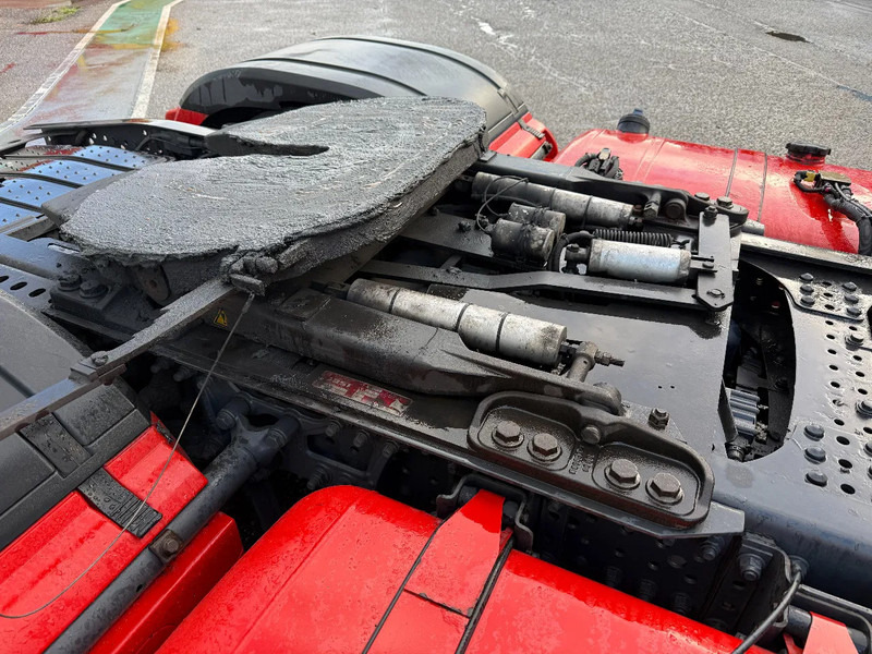 Mercedes-Benz Actros 1842 4X2 MEGA + LIFTING DISH (HEFSCHOTEL) - Nyergesvontató: 2 kép. Mercedes-Benz Actros 1842 4X2 MEGA + LIFTING DISH (HEFSCHOTEL) - Nyergesvontató: 2 kép.