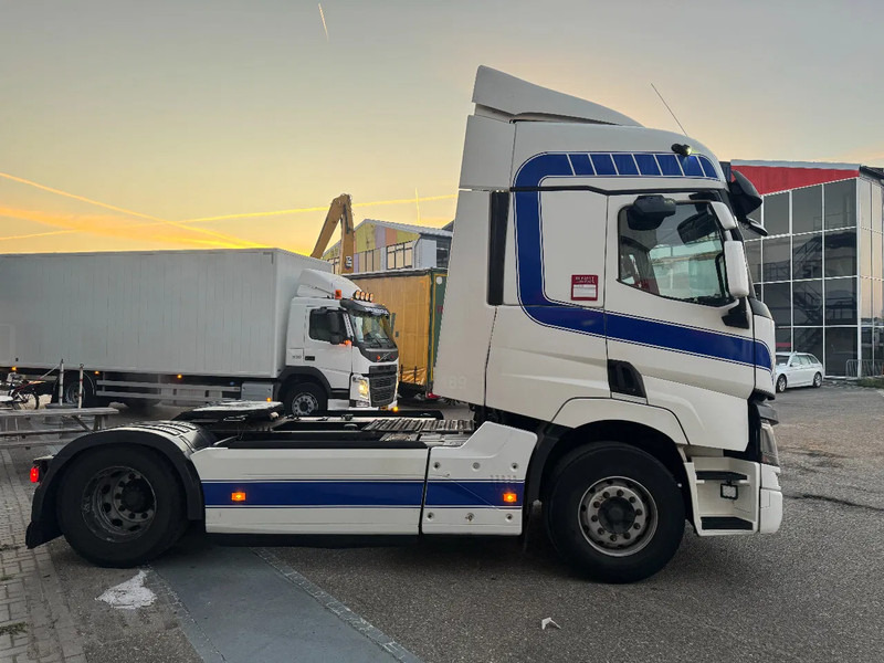 Renault T430 4X2 EURO 6 SKIRTS DUTCH REGISTRATION - Nyergesvontató: 4 kép. Renault T430 4X2 EURO 6 SKIRTS DUTCH REGISTRATION - Nyergesvontató: 4 kép.