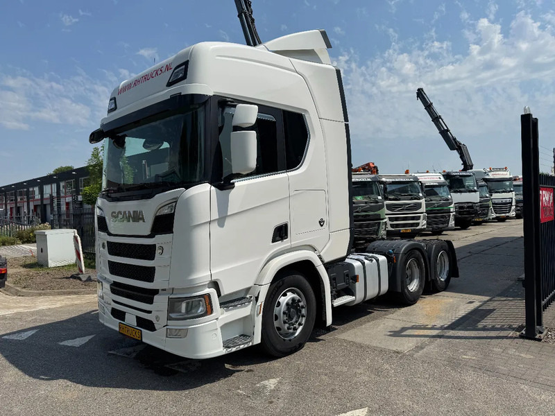 Scania R580 V8 NGS 6X4 EURO 6 RETARDER - Nyergesvontató: 1 kép. Scania R580 V8 NGS 6X4 EURO 6 RETARDER - Nyergesvontató: 1 kép.