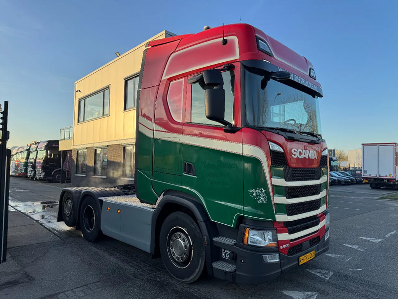 Scania S500 6X2 - EURO 6 + LIFT AXLE - Nyergesvontató: 3 kép. Scania S500 6X2 - EURO 6 + LIFT AXLE - Nyergesvontató: 3 kép.