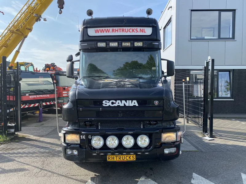 Scania T164-580 V8 6X2 + RETARDER + KIEPHYDRAULIEK - EURO 3 - MANUAL GEAR - Nyergesvontató: 2 kép. Scania T164-580 V8 6X2 + RETARDER + KIEPHYDRAULIEK - EURO 3 - MANUAL GEAR - Nyergesvontató: 2 kép.
