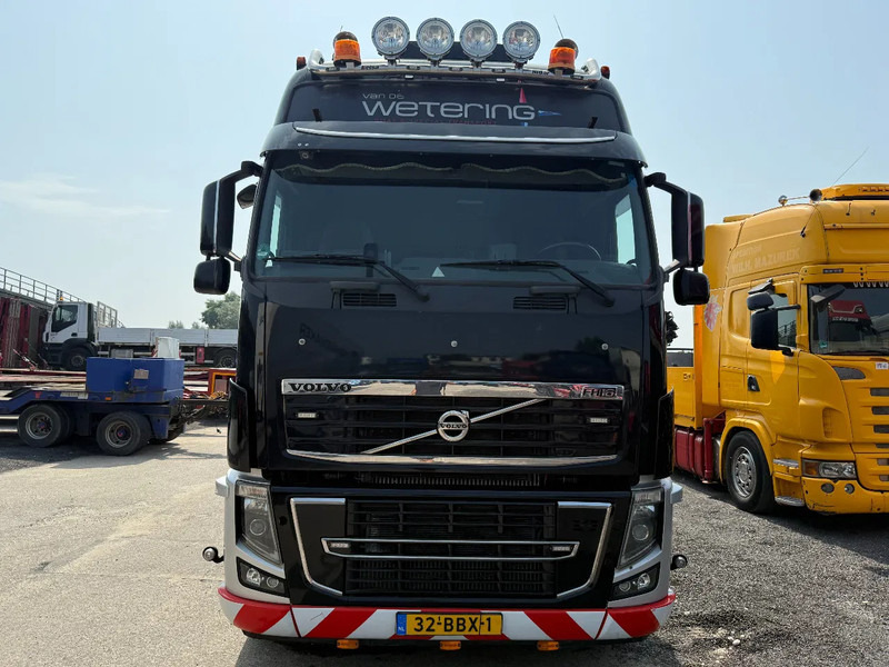 Volvo FH 16.750 8X4 - 160 TON + RETARDER - Nyergesvontató: 2 kép. Volvo FH 16.750 8X4 - 160 TON + RETARDER - Nyergesvontató: 2 kép.