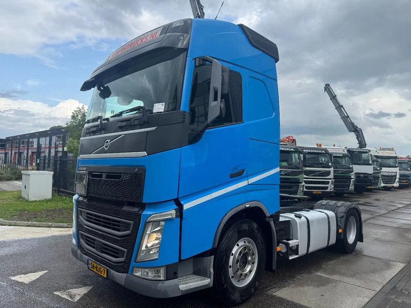 Volvo FH 420 4X2 ADR EURO 6 ALCOA - Nyergesvontató: 1 kép. Volvo FH 420 4X2 ADR EURO 6 ALCOA - Nyergesvontató: 1 kép.