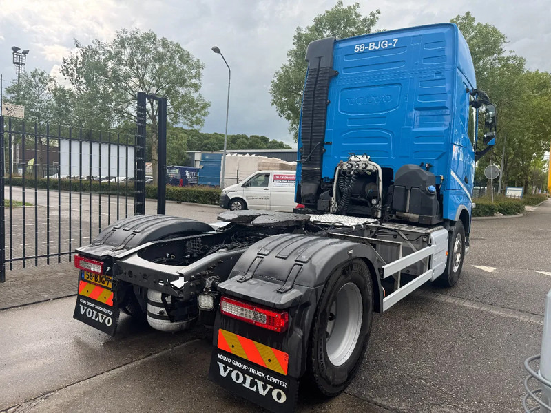 Volvo FH 420 4X2 ADR EURO 6 ALCOA - Nyergesvontató: 4 kép. Volvo FH 420 4X2 ADR EURO 6 ALCOA - Nyergesvontató: 4 kép.