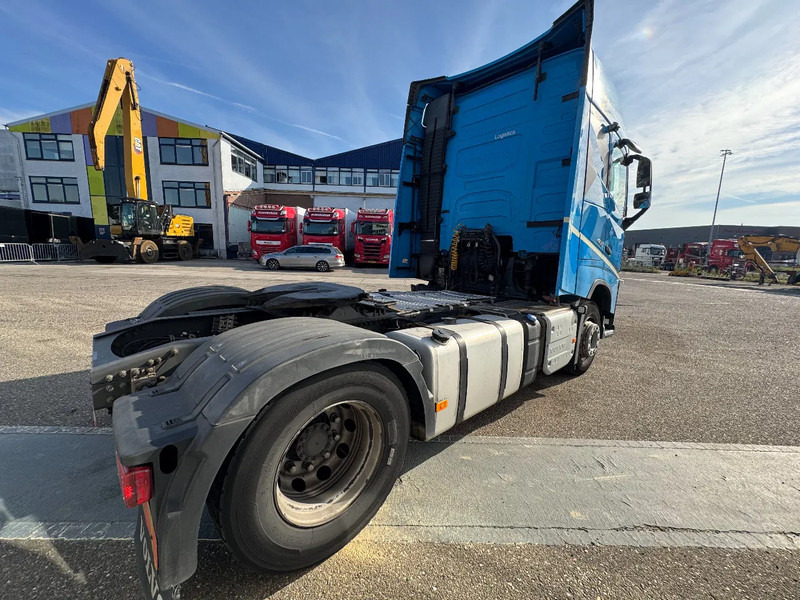 Volvo FH 460 4X2 EURO 6 I-SHIFT DOUBLE TANK - Nyergesvontató: 5 kép. Volvo FH 460 4X2 EURO 6 I-SHIFT DOUBLE TANK - Nyergesvontató: 5 kép.