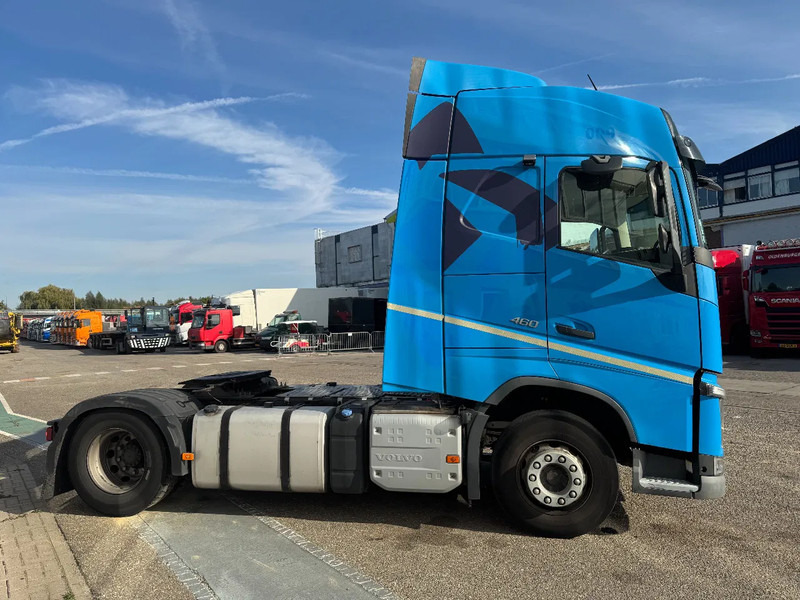 Volvo FH 460 4X2 EURO 6 I-SHIFT DOUBLE TANK - Nyergesvontató: 4 kép. Volvo FH 460 4X2 EURO 6 I-SHIFT DOUBLE TANK - Nyergesvontató: 4 kép.