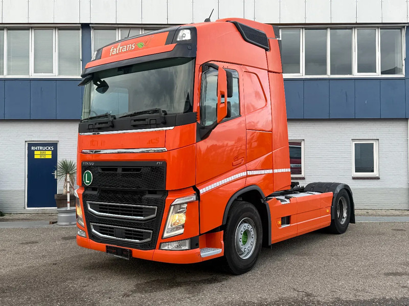 Volvo FH 460 4X2 EURO 6 + I-SHIFT + I-PARKCOOL - Nyergesvontató: 2 kép. Volvo FH 460 4X2 EURO 6 + I-SHIFT + I-PARKCOOL - Nyergesvontató: 2 kép.