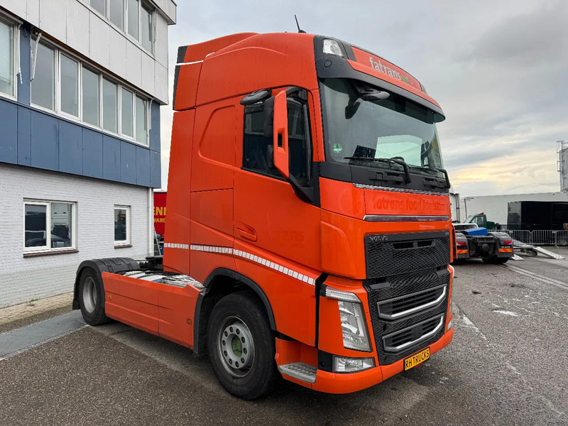 Volvo FH 460 4X2 EURO 6 KB CHASSIS SKIRTS STANDKLIMA - Nyergesvontató: 3 kép. Volvo FH 460 4X2 EURO 6 KB CHASSIS SKIRTS STANDKLIMA - Nyergesvontató: 3 kép.