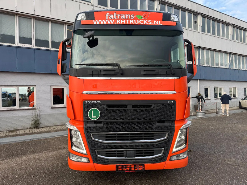 Volvo FH 460 4X2 EURO 6 SKIRTS PARK COOL I SHIFT - Nyergesvontató: 3 kép. Volvo FH 460 4X2 EURO 6 SKIRTS PARK COOL I SHIFT - Nyergesvontató: 3 kép.