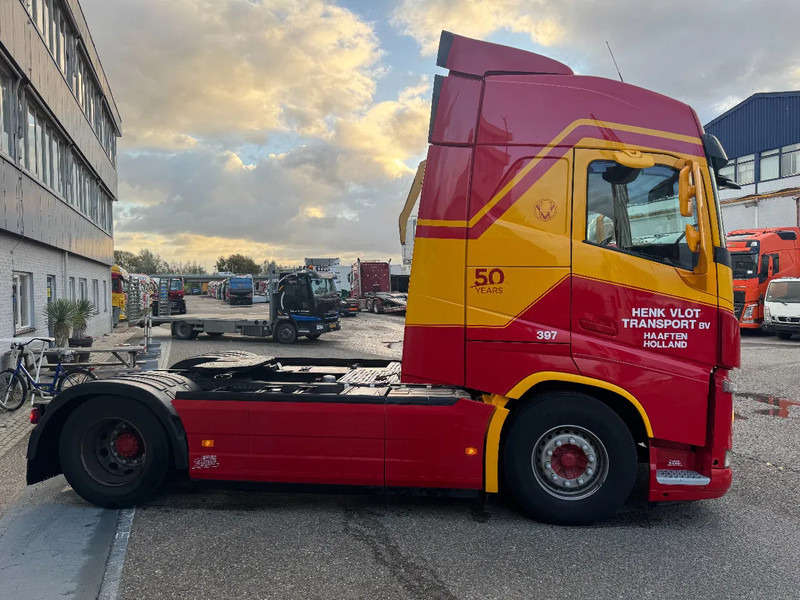 Volvo FH 460 4X2 EURO 6 SKIRTS VEB I PARK COOL TÜV 03-26 - Nyergesvontató: 4 kép. Volvo FH 460 4X2 EURO 6 SKIRTS VEB I PARK COOL TÜV 03-26 - Nyergesvontató: 4 kép.