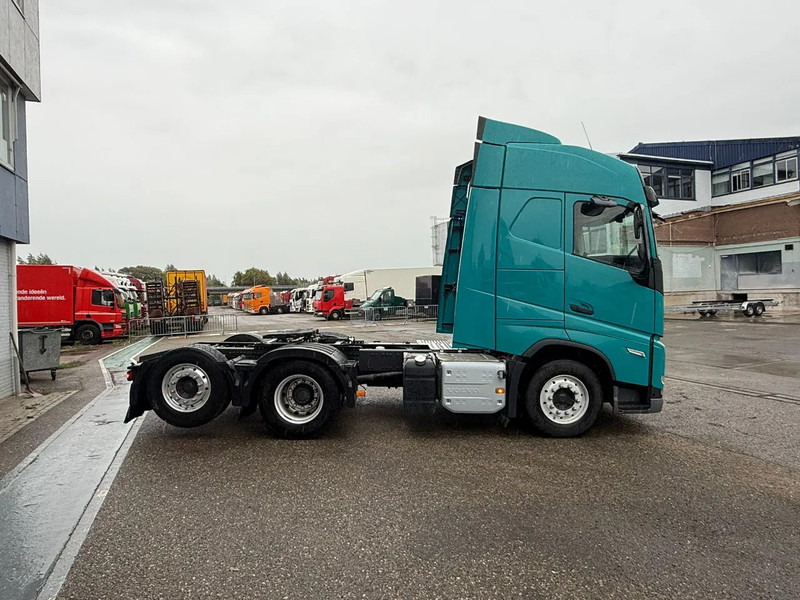 Volvo FH 460 6X2 EURO 6 - FH5 - Nyergesvontató: 4 kép. Volvo FH 460 6X2 EURO 6 - FH5 - Nyergesvontató: 4 kép.