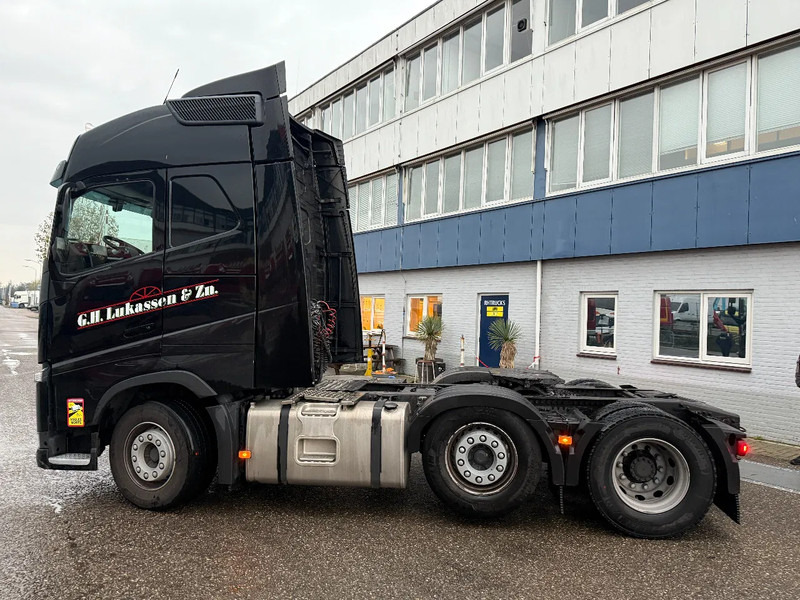 Volvo FH 460 6X2 TUV TILL 16-03-2026 - Nyergesvontató: 2 kép. Volvo FH 460 6X2 TUV TILL 16-03-2026 - Nyergesvontató: 2 kép.