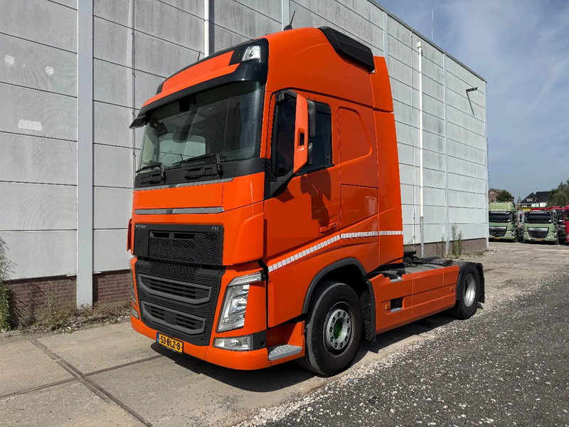 Nyergesvontató Volvo FH 500 4X2 EURO 6 + I-ParkCool: 1 kép.